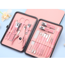 Zestaw do manicure 18 elementów różowy elegancki przenośny obcinacz do paznokci nożyczki skóra